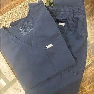 Figs Quiet Navy Set